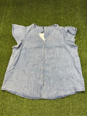 NWT Velvet Heart Denim Jean Blouse Ruffle Cap Sleeve Button Down Light Wash 1X